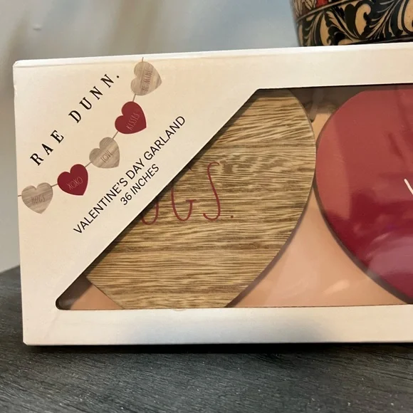 RAE DUNN Valentine’s Day garland - Picture 4 of 9